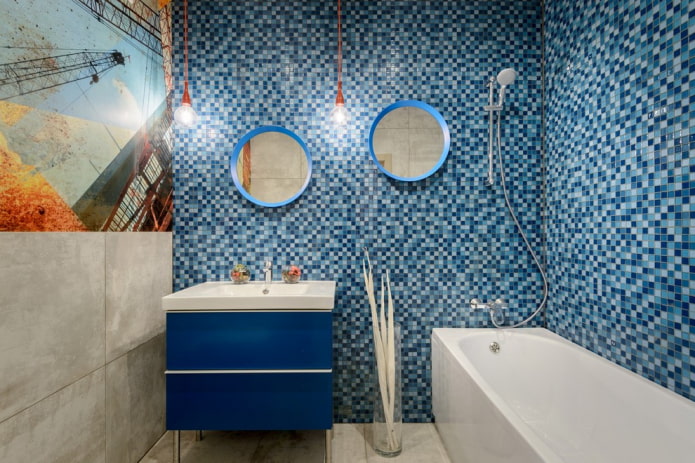 синяя мозаика в интерьере ванной