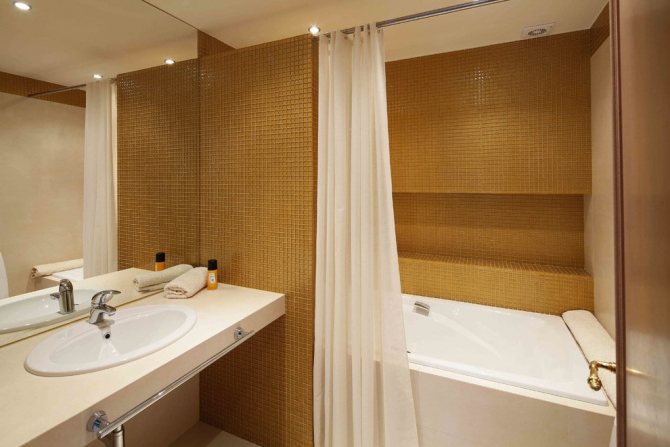 Мозаика в ванной комнате 2022: 80 фотоидей