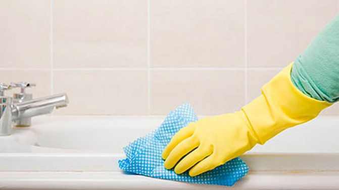 Как отчистить ванну до бела: житейские хитрости