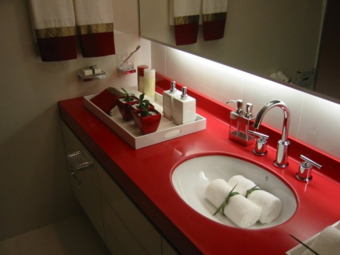 Столешница для ванной: цвета, формы, размеры