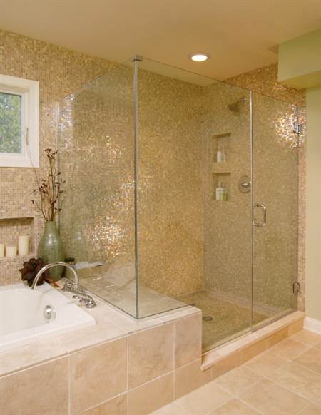 Делаем пол в ванной из гальки: технология приклеивания мозаики из камешков 24.07.2014 – Опубликовано в: В санузле – Метки: галька