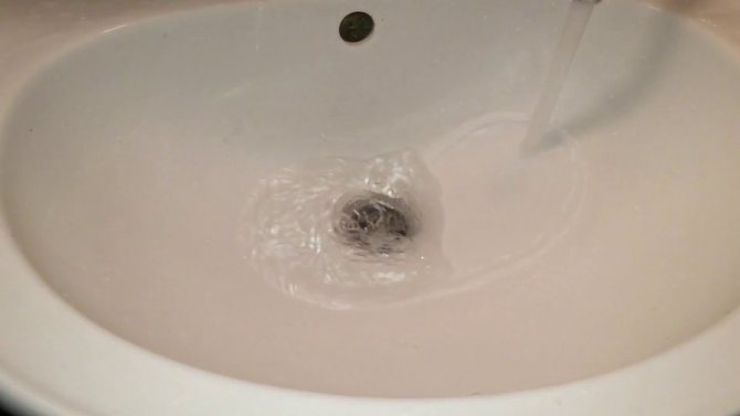 Как установить слив в ванной