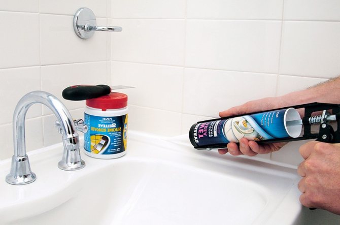 Чем закрасить швы между плиткой в ванной