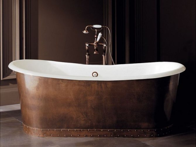 Чугунную ванну большого размера не рекомендуют устанавливать в домах с деревянными перекрытиями
