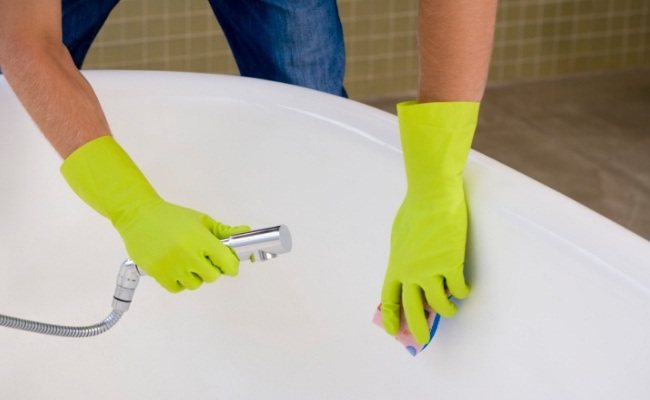 Засор в ванной: что делать и как прочистить