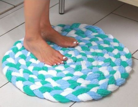 Как своими руками сделать коврик для ванной