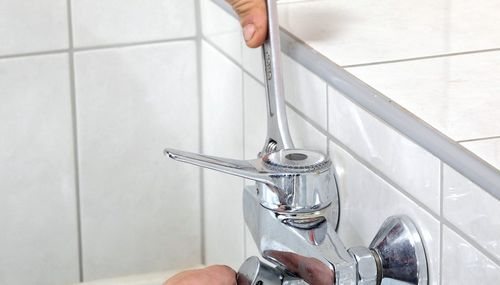Как заменить прокладку в смесителе в ванной своими руками – инструкция, видео