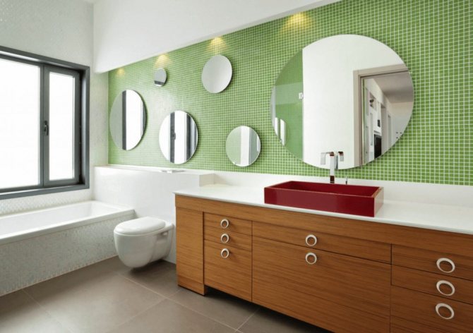 Какие зеркала хорошо смотрятся в интерьере ванной комнаты?