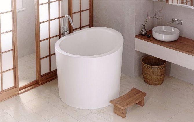 Некоторые сидячие модели ванн скорее украшают интерьер, чем обеспечивают комфортное пользоване