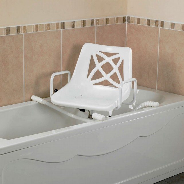 Зачем нужен стул для пожилых людей в ванной?