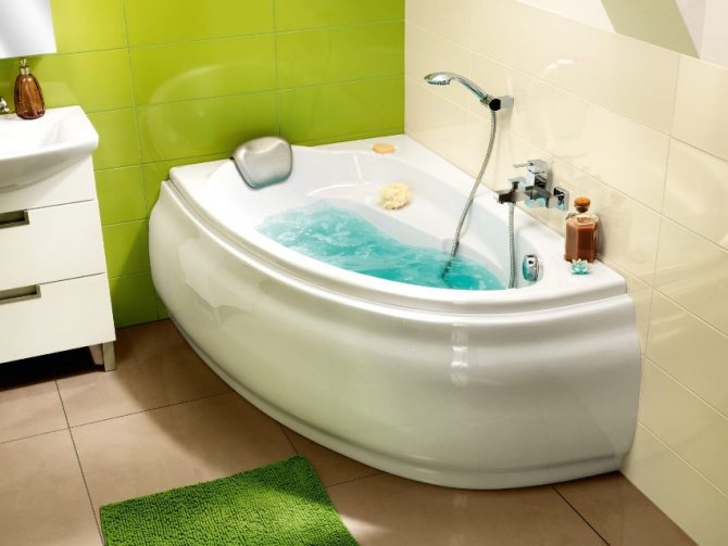 Сидячие ванны пользуются огромнейшим спросом среди представителей небольшим ванн