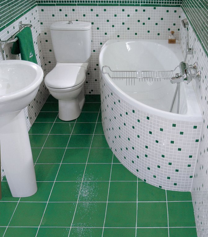 В ванной комнате хрущевки хорошо использовать мозаику