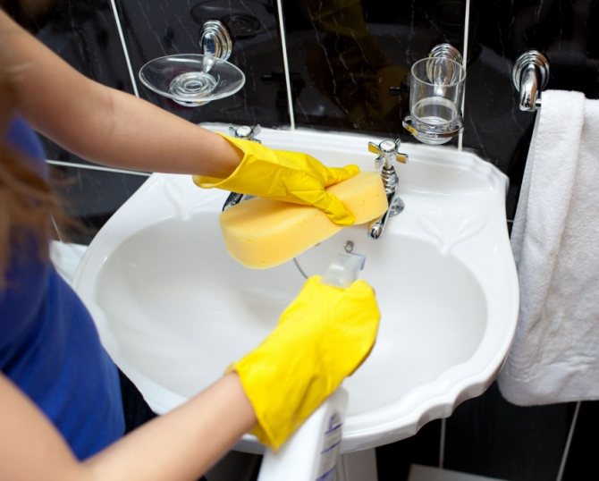 Чистим слив в ванной. Как самостоятельно прочистить засор в ванной доступными средствами? Как устранить сильный засор