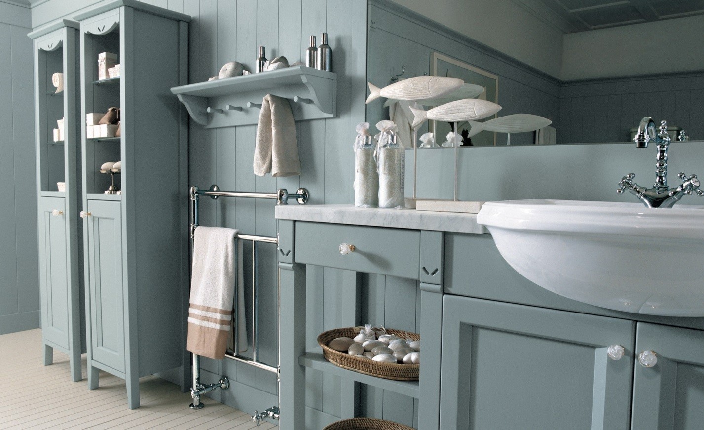 Гармония ванной комнаты: выбор сантехники и мебели для создания стильного и функционального интерьера